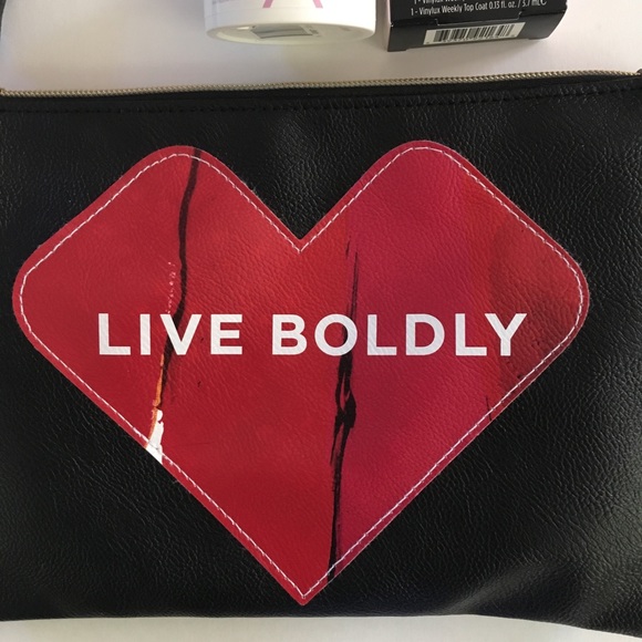 NWT Bag + makeup + remover + nail file - Picture 8 of 8